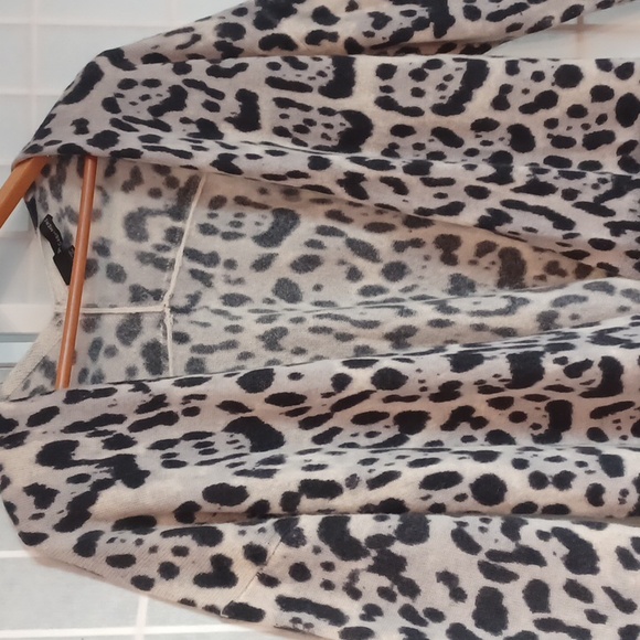 360 Cashmere Cardigan - Picture 4 of 16